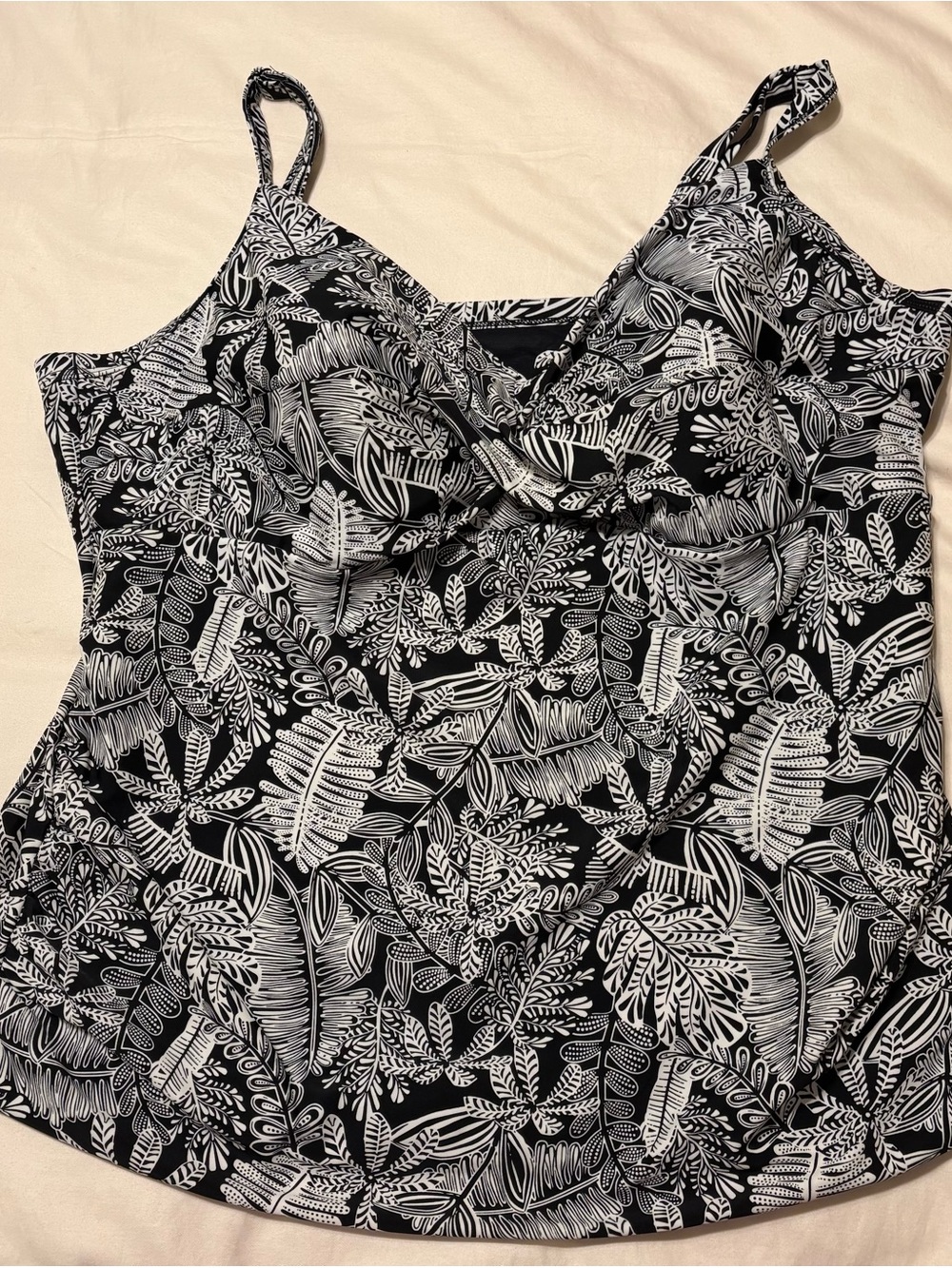 Croft & Barrow Black & White Leaf Print Tankini Top